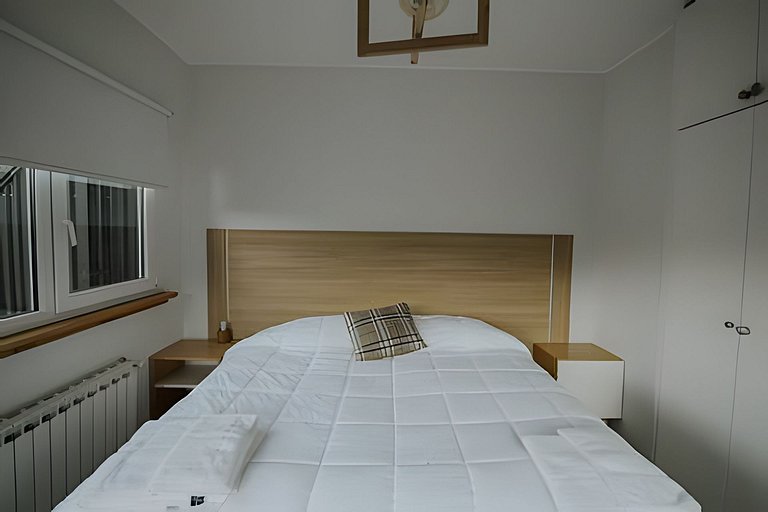 Huge, modern in the heart of the city 3A