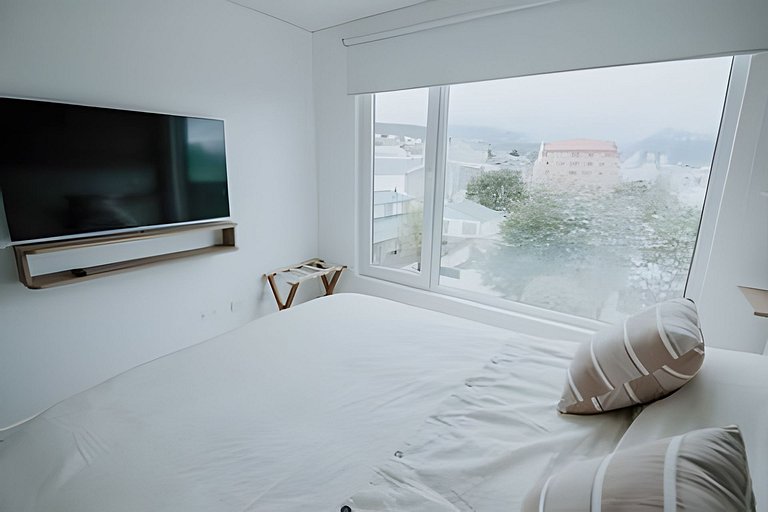 Aunaisin- Amazing centrally located apartment with unique vi