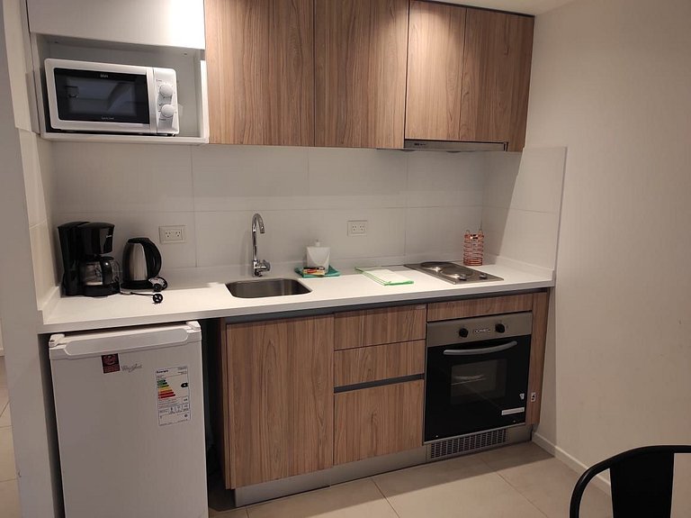 Aunaisin- Beautiful centrally located studio